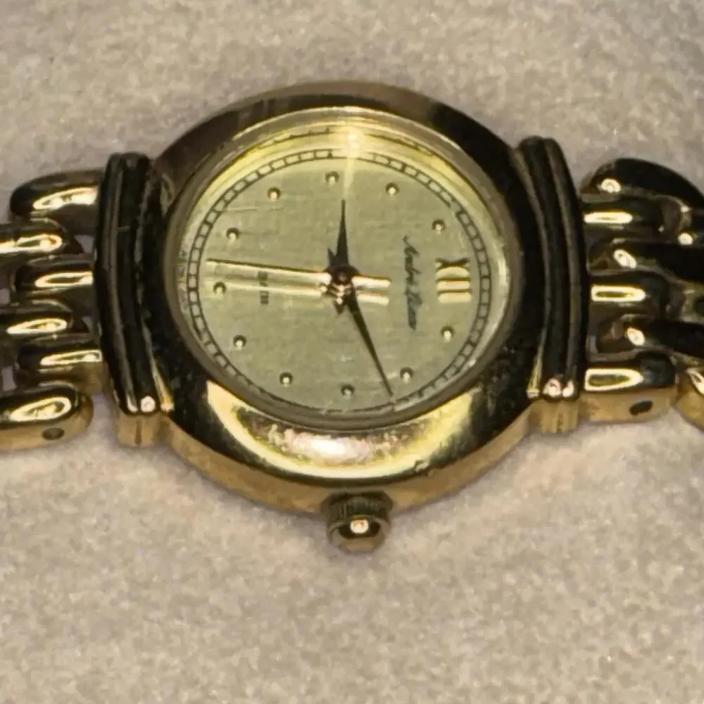 Rare André Lazar Gold-Tone Women’s Watch – Elegant Holiday Gift Boxed - Picture 5 of 9